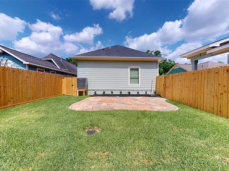 4305 Rogers St — Photo 43