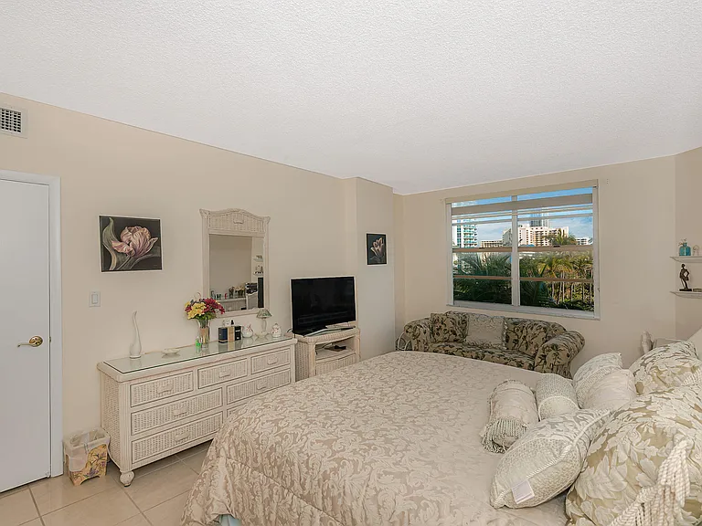 1980 S Ocean Dr #3P — Photo 7