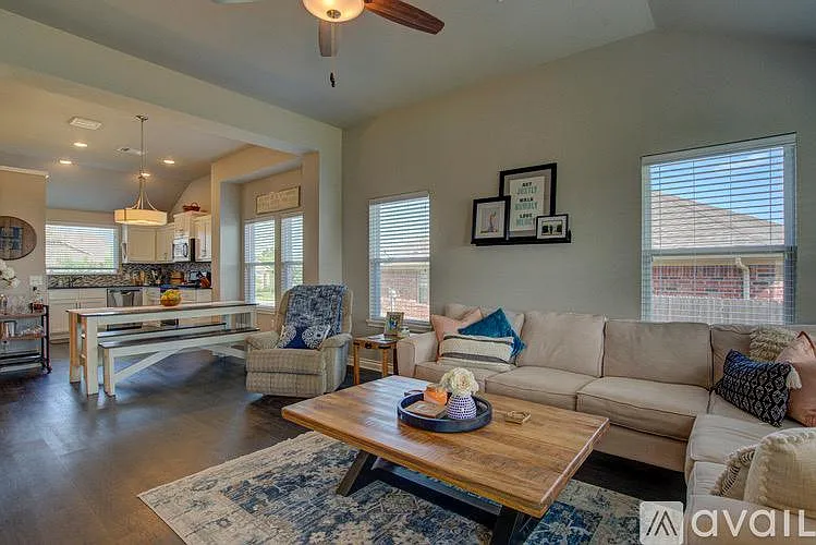 3145 Midland Valley St — Photo 7