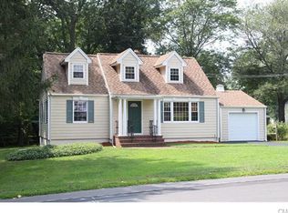 241 Pemburn Dr, Fairfield, CT 06824