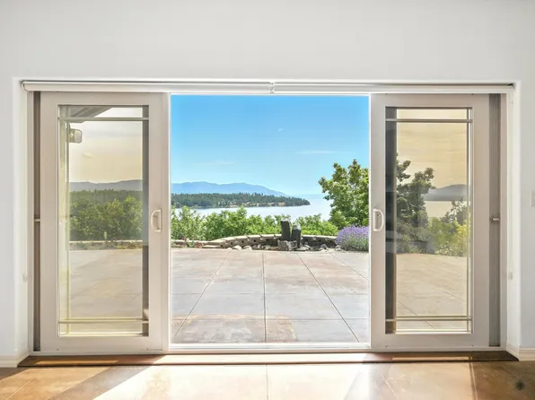 500 Lookout Blvd, Hope, ID 83836