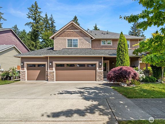 2nd image of 4006 20th Avenue NE