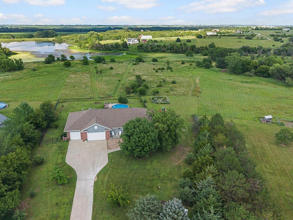 1st image of 2940 Lightwater Est