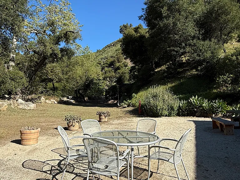 Mulholland Hwy — Photo 10