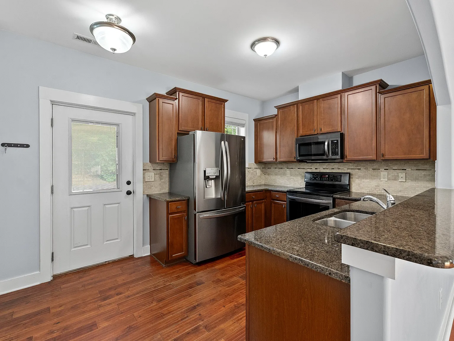 3829 Glenhaven Rd — Photo 4