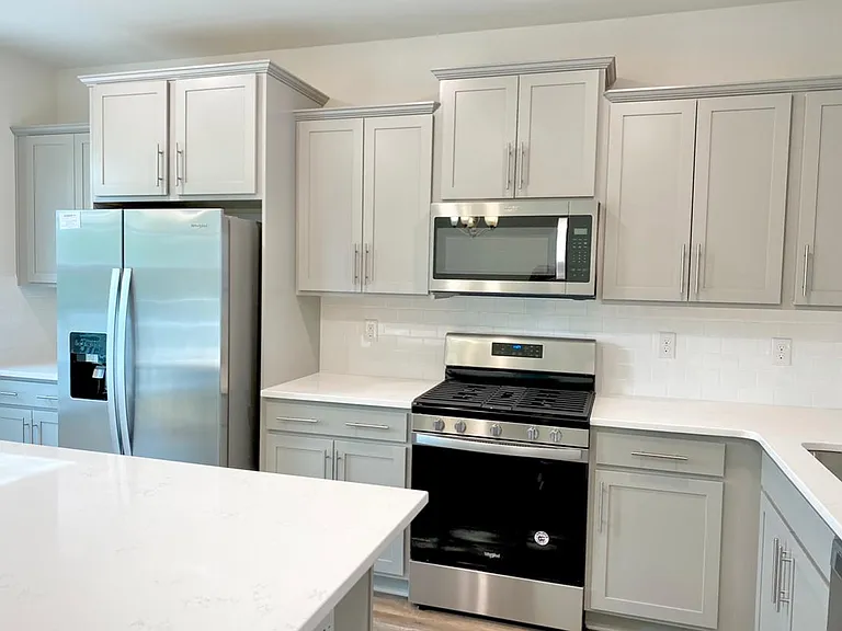 910 Naples Ln — Photo 17