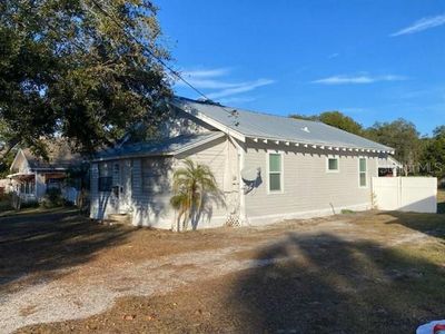 704 N Disston Ave, Tavares, FL, 32778