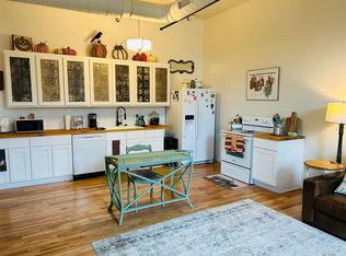 201 E Chambers St #203, Cleburne, TX 76031