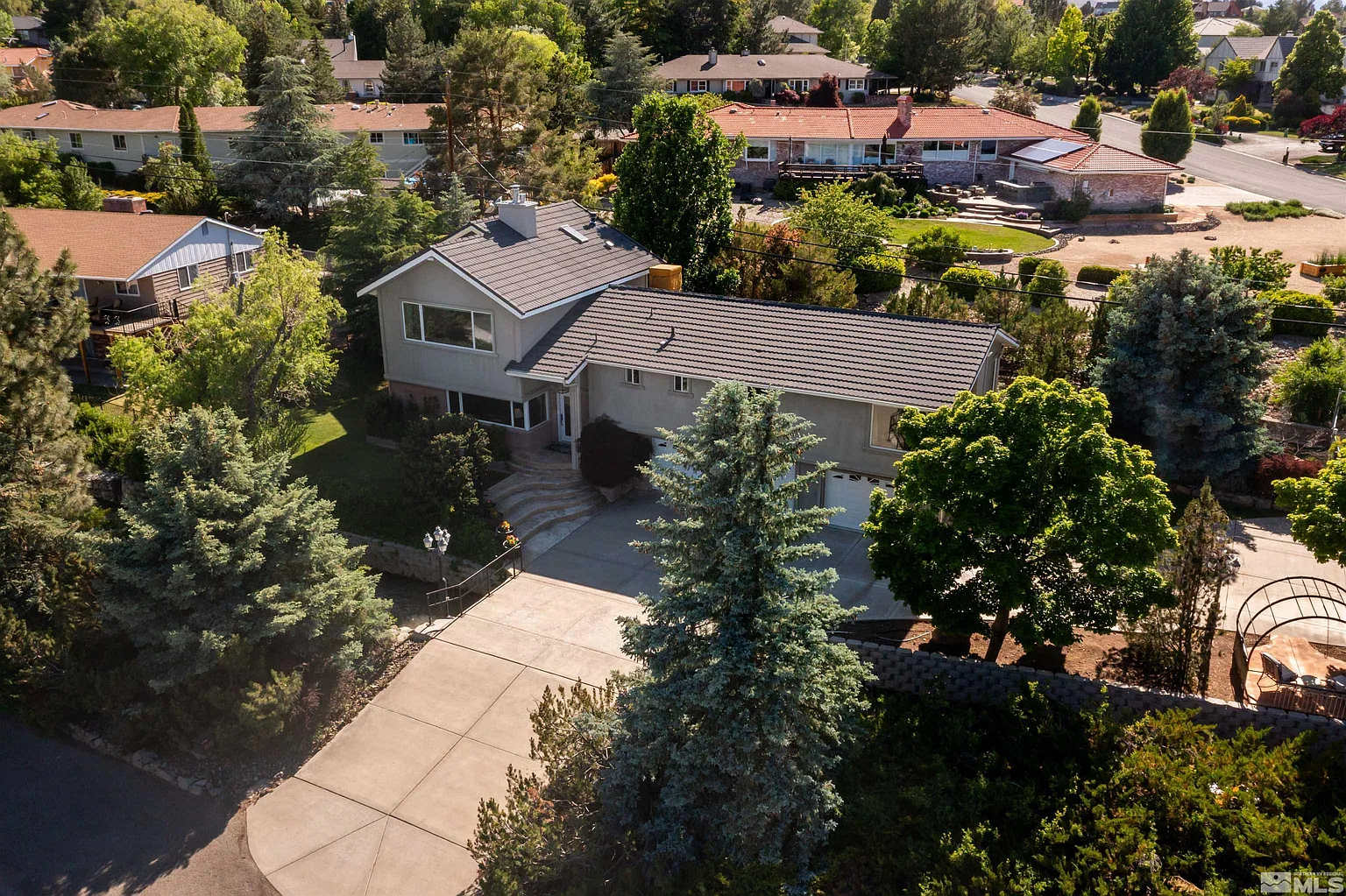 3222 Susileen Dr photo 1