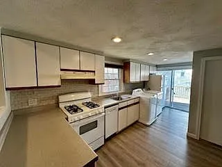 164 Chestnut St #2 — Photo 3