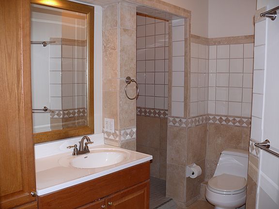 5th image of 326 Northridge Dr