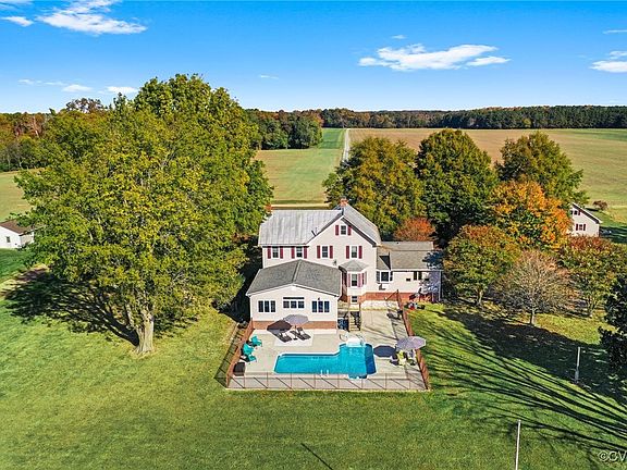 5th image of 947 Woodberry Ln
