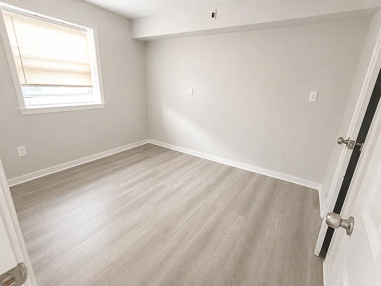 92 Davenport Ave #7 — Photo 4