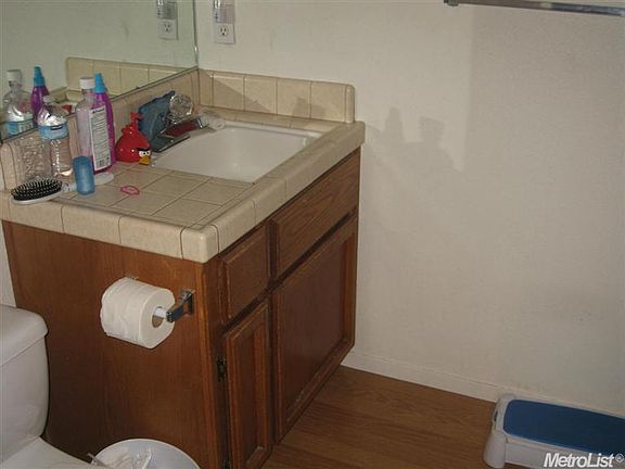5th image of 1011 Camphor St