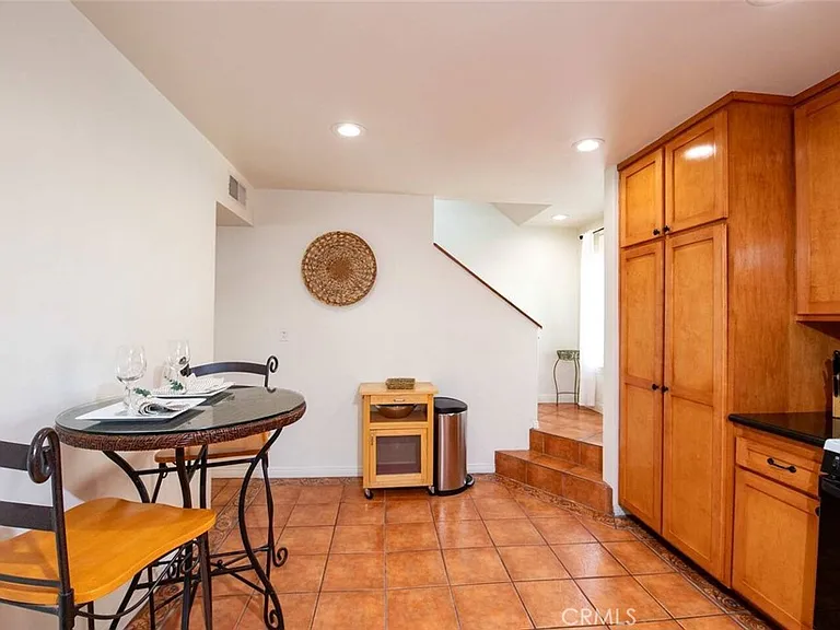 7310 Balboa Blvd #F — Photo 20