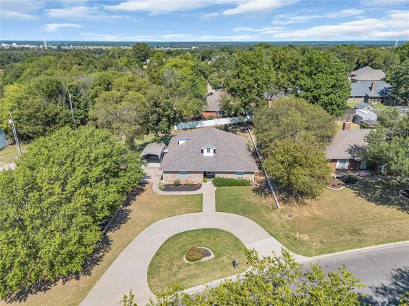 307 Bowling Dr, Pauls Valley, OK 73075