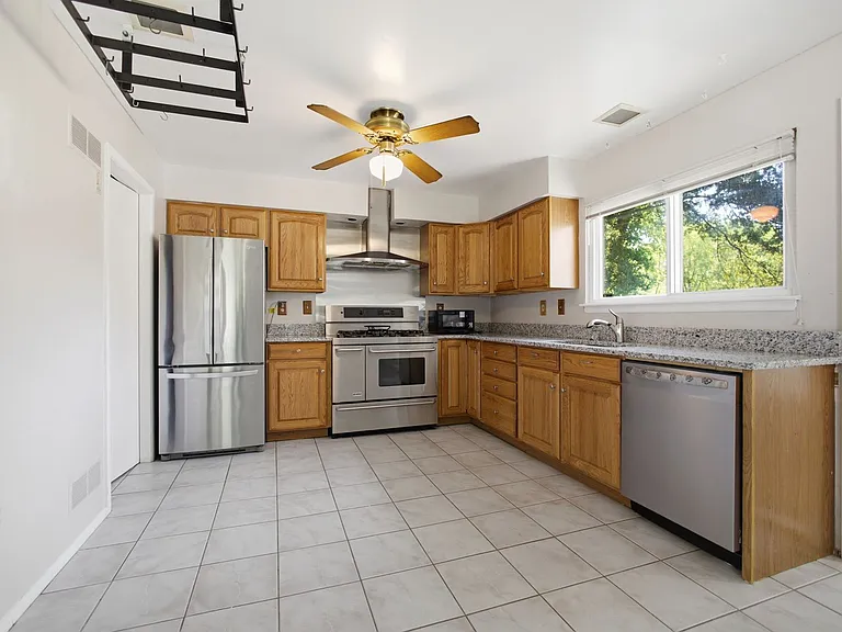 10805 Southall Dr — Photo 10