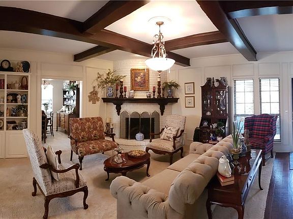 2nd image of 901 Autumn Lake Dr