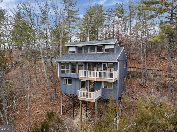 32 Erika Dr, Basye, VA 22810