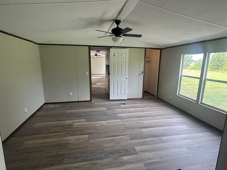 2nd image of 17190 Unicorn Road