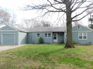 120 N Olive St, Mulvane, KS 67110