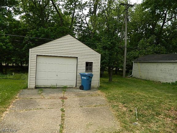 5th image of 8019 Newport Ave