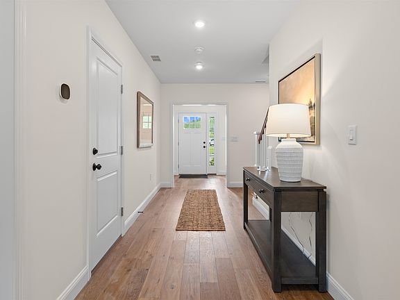 4th image of 7 Ryan Road #C