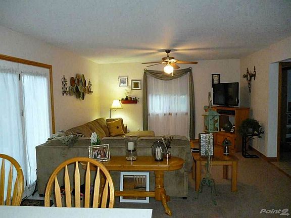 Kitchen/family room combo