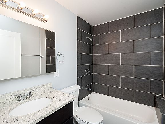 5th image of 2225 W Rice St #1F