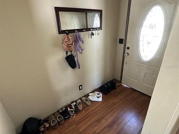 4th image of 9040 Crabtree Ln