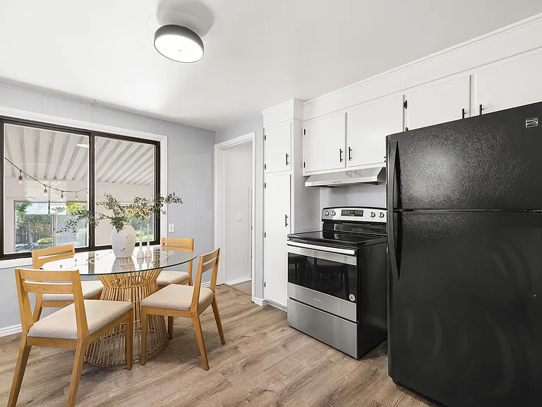 20 N Vinson St — Photo 12