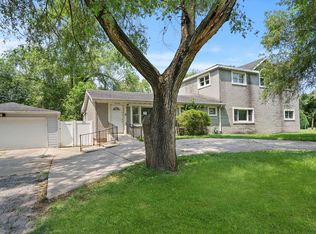 9050 Elm Ave, Burr Ridge, IL 60527