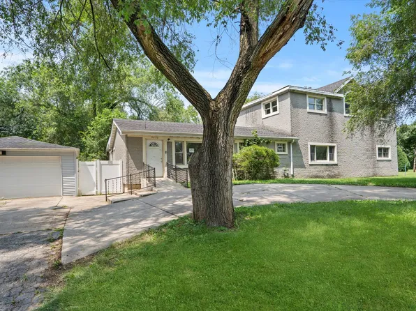 9050 Elm Ave, Burr Ridge, IL 60527