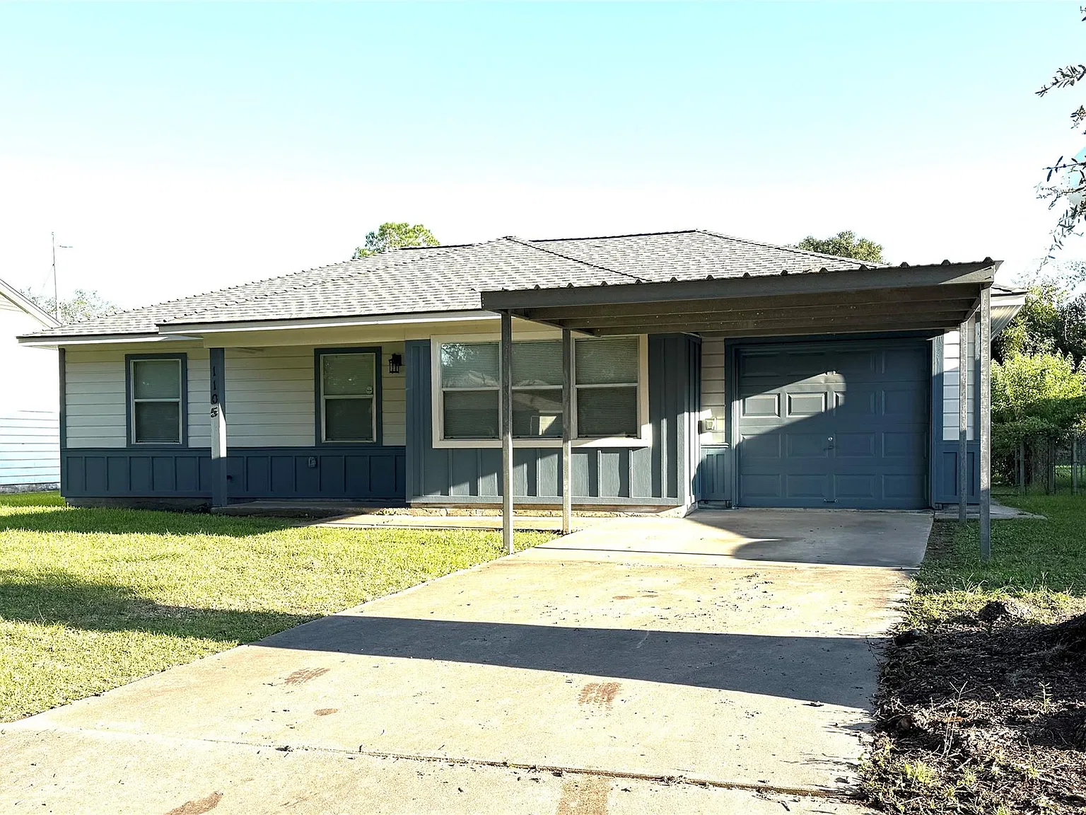 3 bed, 1.0 bath, 939 sqft, $1,550 — Photo 1