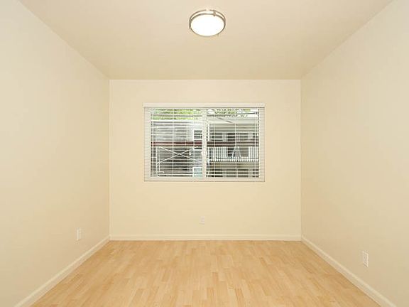 4th image of 120 E Creek Dr APT 7A