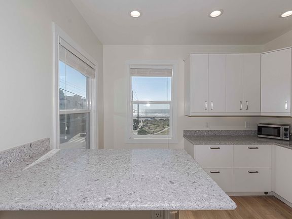 5th image of 4740 Balboa St APT 101