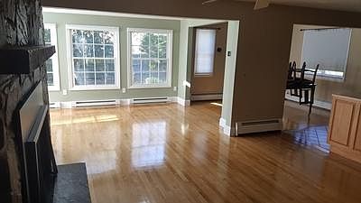 Fireplace/living room