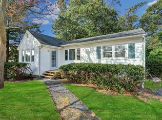 8 Pinecrest Dr, Toms River, NJ 08753