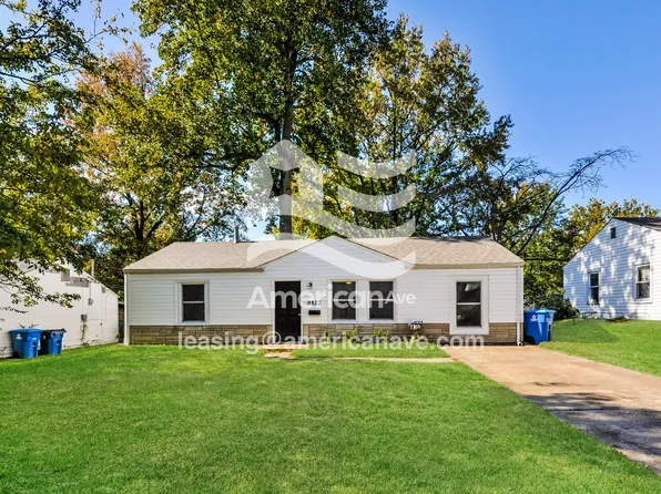 9823 Vickie Pl, Saint Louis, MO 63136