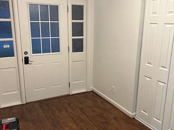 5th image of 136 Knox Dr