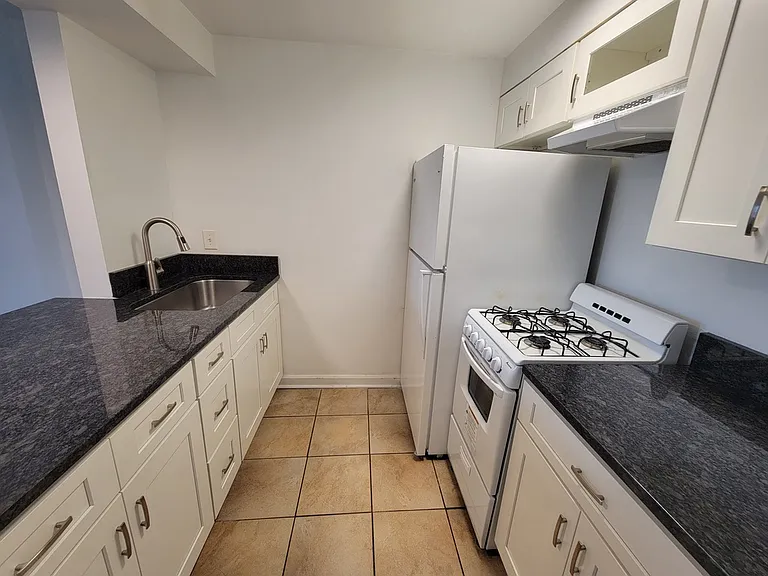 1660 N 4th St #1B — Photo 10