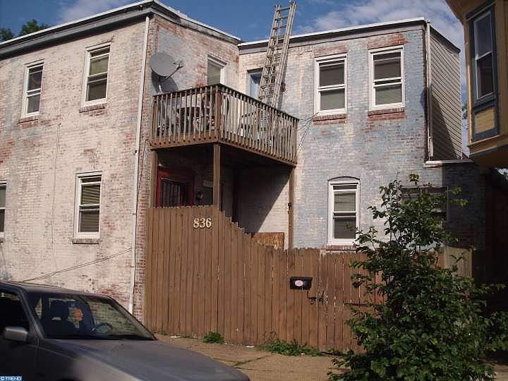 1st image of 836 N Monroe St