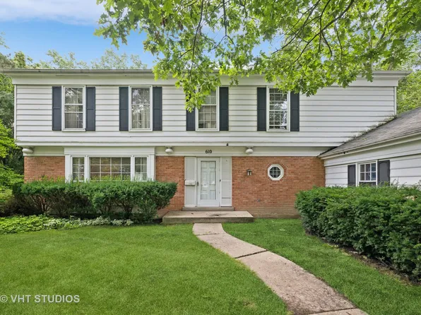 610 Carriage Way, Deerfield, IL 60015