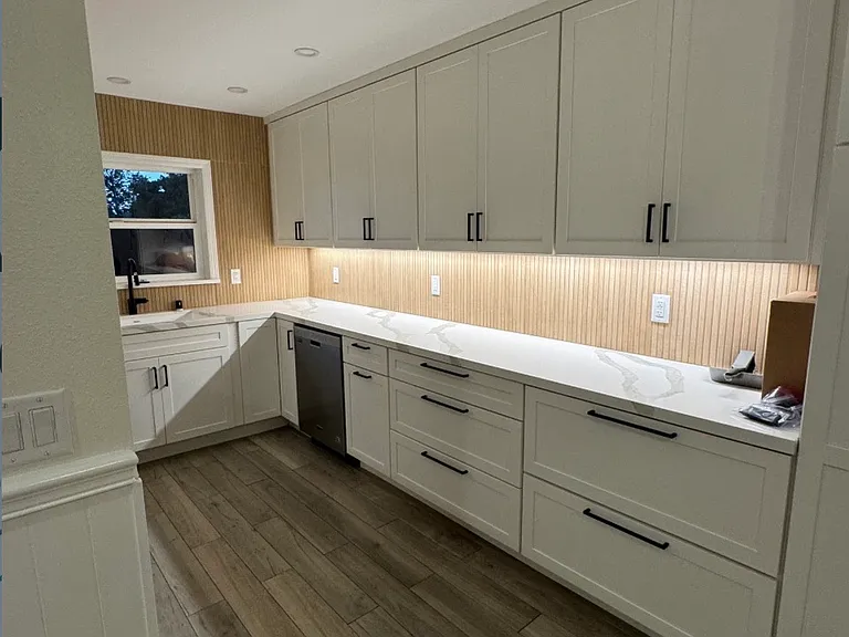 2620 Elden Ave #B5 — Photo 1