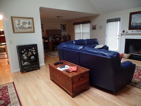 2nd image of 128 Fairoaks Dr