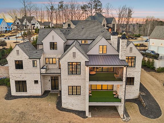 3rd image of 751 Woodvale Point