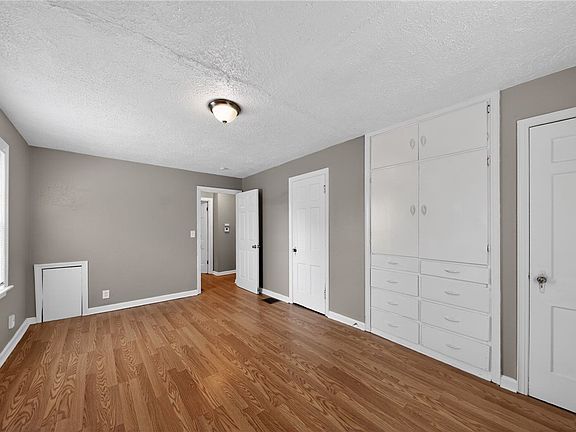 4th image of 4510 Saint James Ave