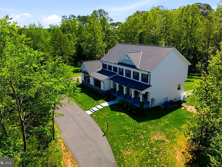 301 Kingdom Dr — Photo 21