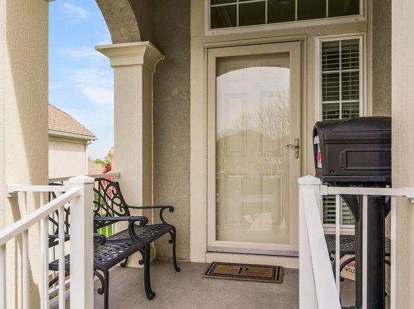 11833 S Hallet St, Olathe, KS 66062
