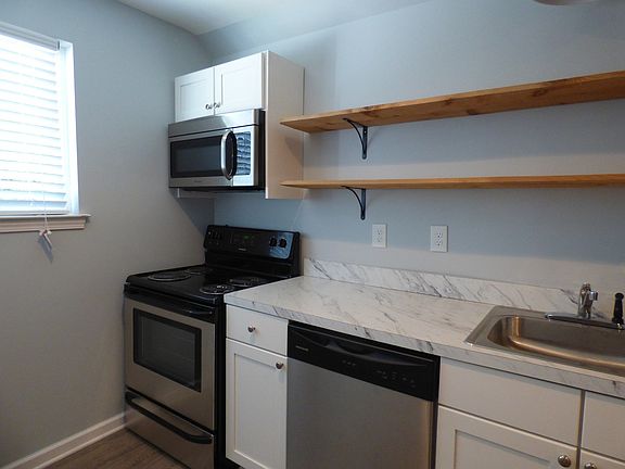 5th image of 912 N Limestone St #3